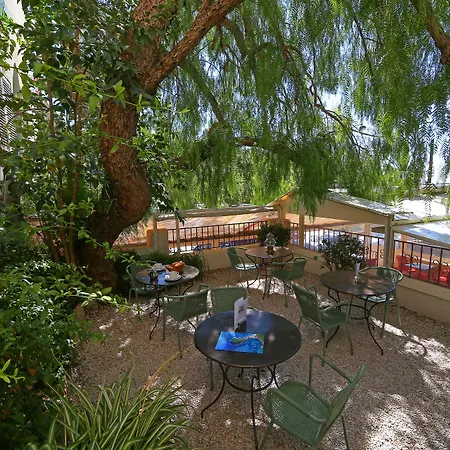 La Bienvenue Hotel