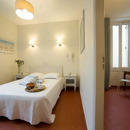 La Bienvenue Hotel